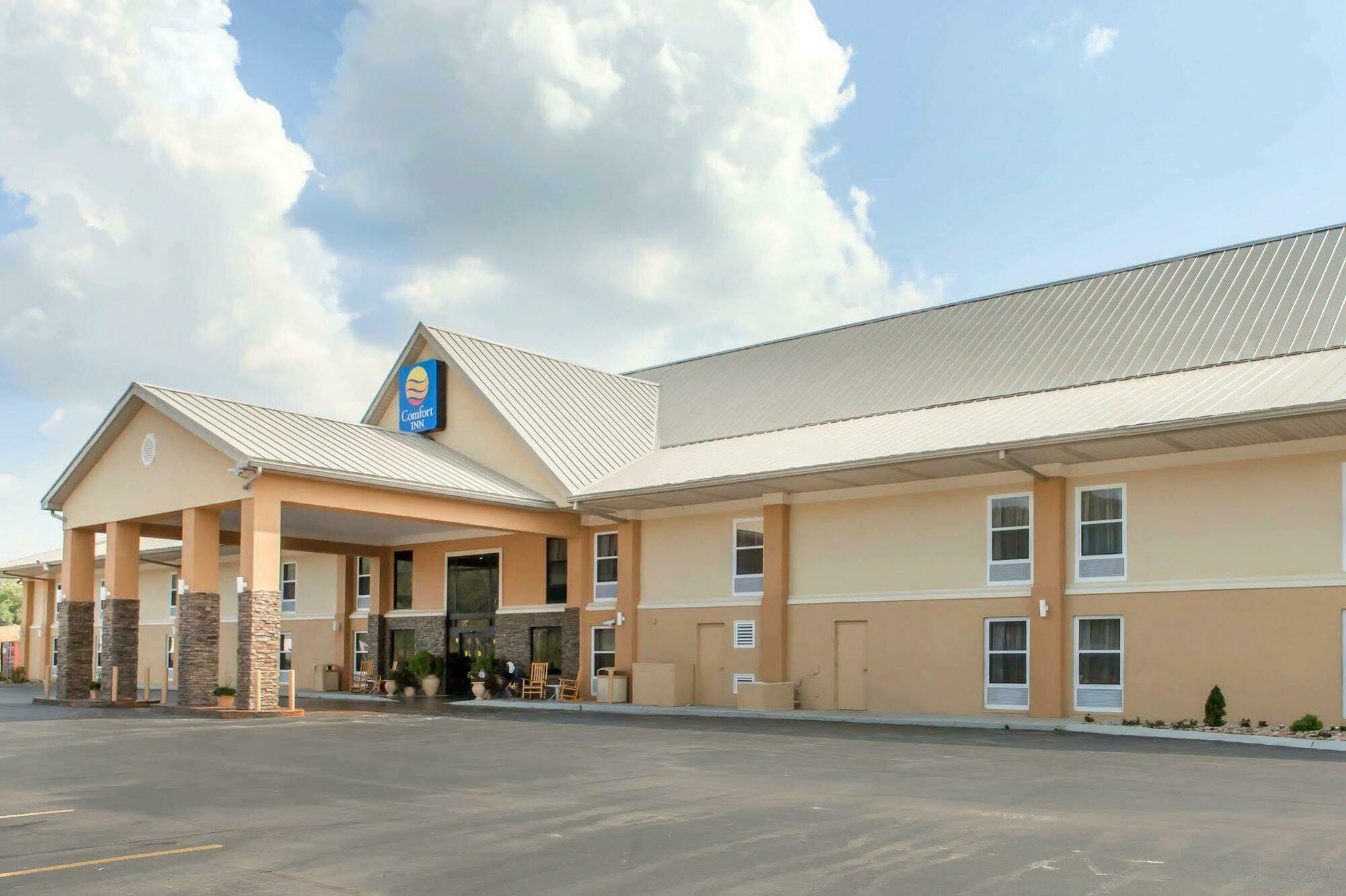 Comfort Inn At Royal Blue Pioneer Exterior photo